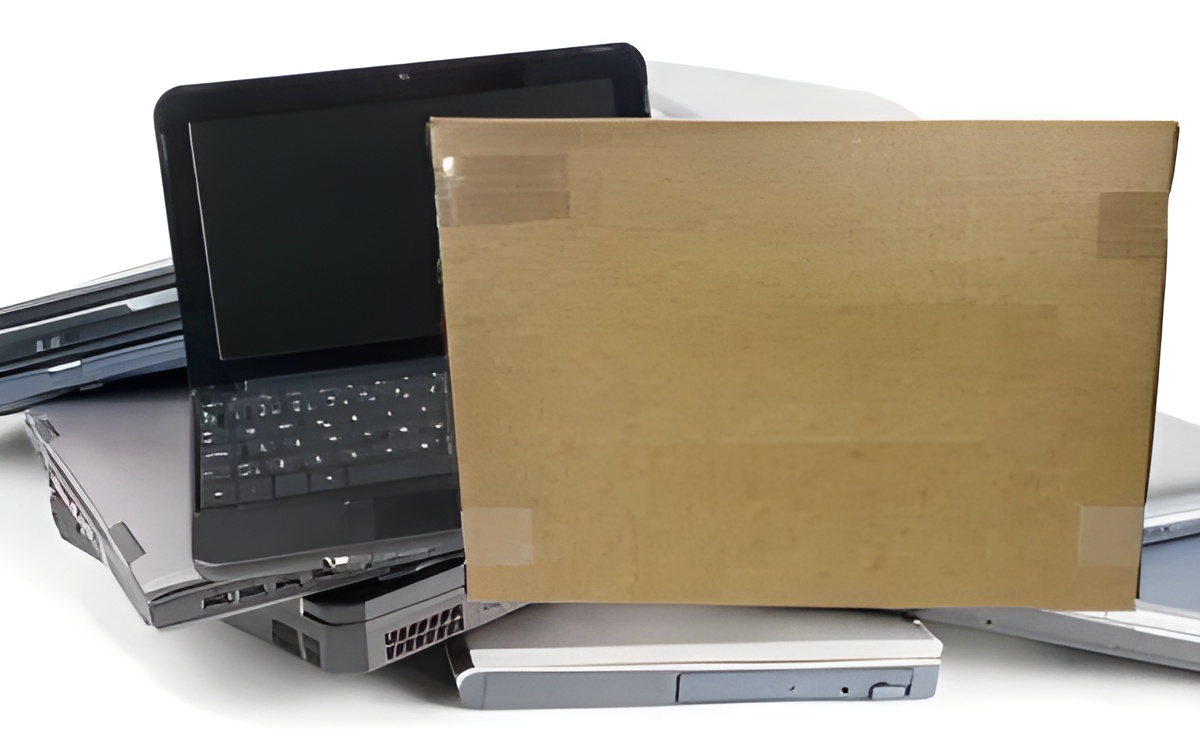 CUT-laptop-box